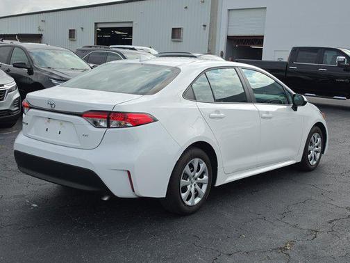 Ice 2025 Toyota Corolla LE