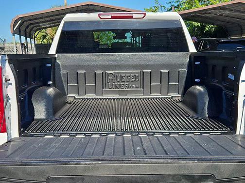 Summit White 2025 Chevrolet Silverado 1500 LT