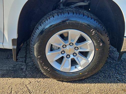 Summit White 2025 Chevrolet Silverado 1500 LT