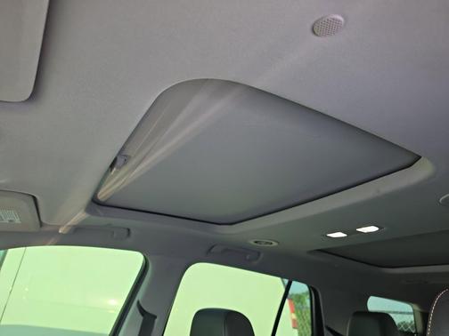 Summit White 2020 Chevrolet Traverse Premier