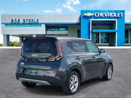 Gravity Gray 2023 Kia Soul LX