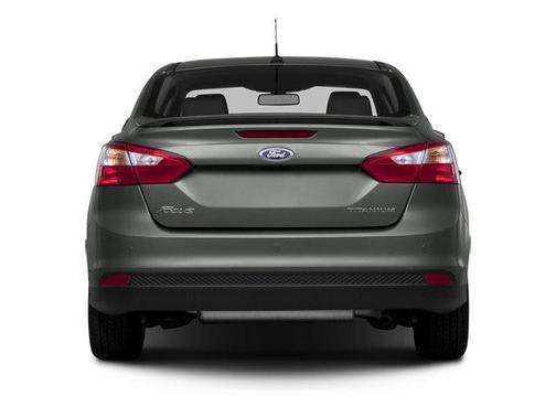 Ingot Silver 2014 Ford Focus SE
