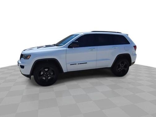 2021 Jeep Grand Cherokee LAREDO