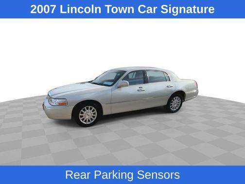 2007 Lincoln Town Car Signature
