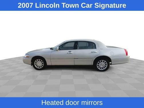 2007 Lincoln Town Car Signature