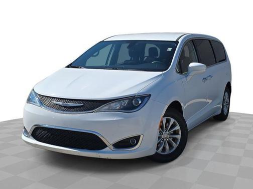 Bright White Clearcoat 2018 Chrysler Pacifica Touring Plus