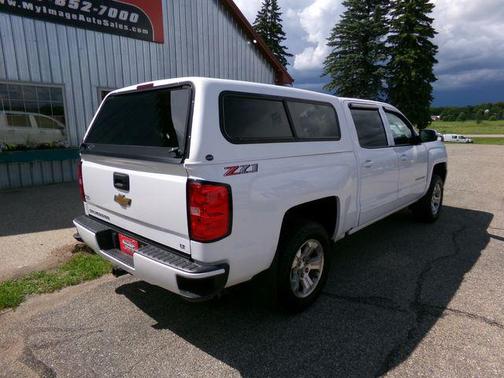 Summit White 2018 Chevrolet Silverado 1500 2LT