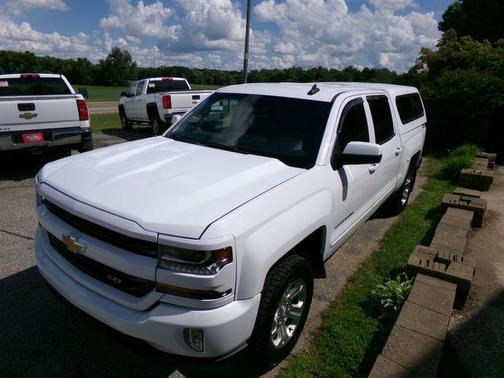 Summit White 2018 Chevrolet Silverado 1500 2LT