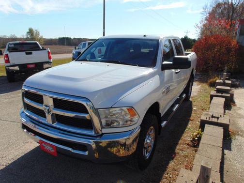 2017 RAM 2500 Tradesman Crew Cab 4x4 6'4' Box