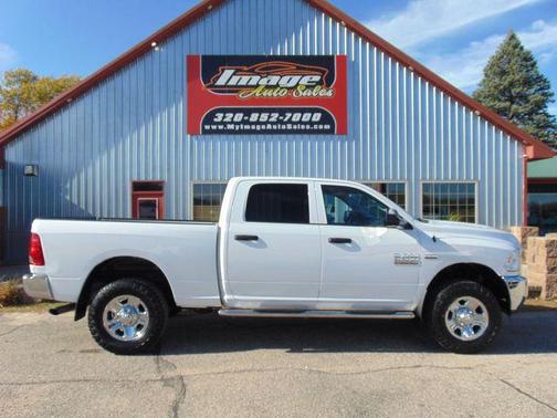 2017 RAM 2500 Tradesman Crew Cab 4x4 6'4' Box
