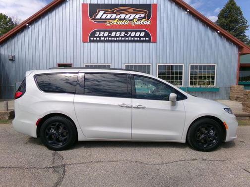 Luxury White Pearlcoat 2021 Chrysler Pacifica Hybrid Touring L