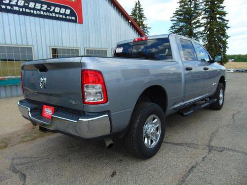2022 RAM 2500 Tradesman Crew Cab 4x4 6'4' Box
