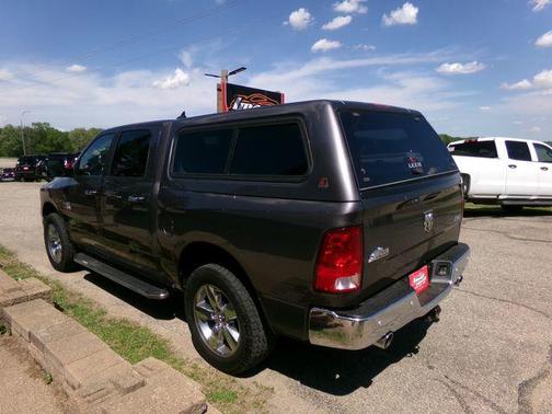 Granite Crystal Metallic Clearcoat 2017 RAM 1500 Big Horn
