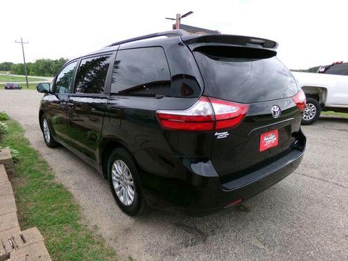 Midnight Black Metallic 2017 Toyota Sienna XLE