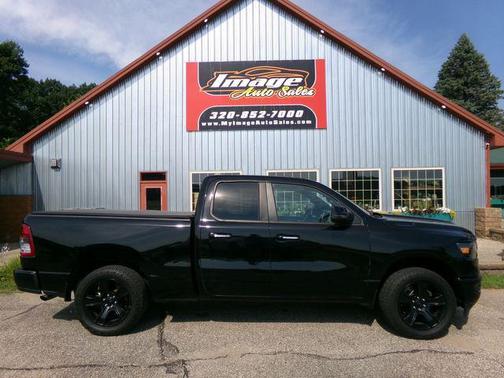 Diamond Black Crystal Pearlcoat 2022 RAM 1500 Big Horn/Lone Star