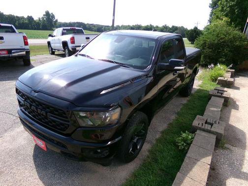 Diamond Black Crystal Pearlcoat 2022 RAM 1500 Big Horn/Lone Star