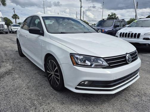 Pure White 2016 Volkswagen Jetta 1.8T Sport