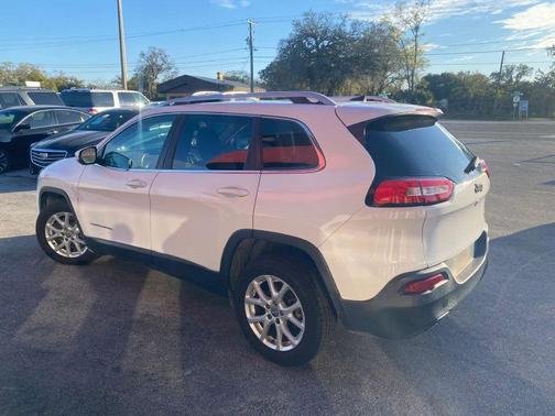 2016 Jeep Cherokee Sport