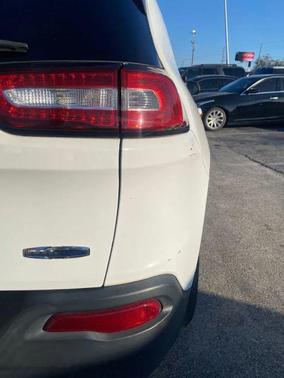 2016 Jeep Cherokee Sport