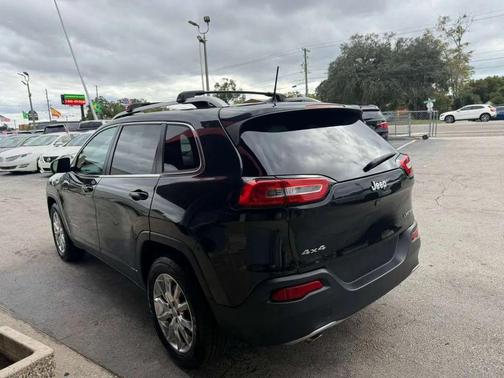 2016 Jeep Cherokee Sport