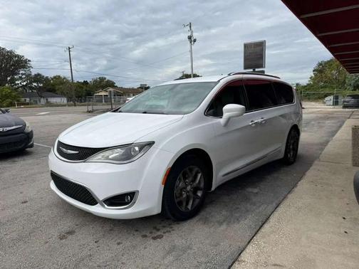 2018 Chrysler Pacifica Touring-L