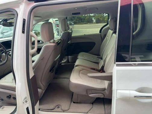 2018 Chrysler Pacifica Touring-L