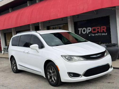 2018 Chrysler Pacifica Touring-L
