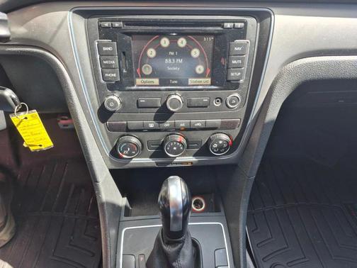 2014 Volkswagen Passat 2.5L S