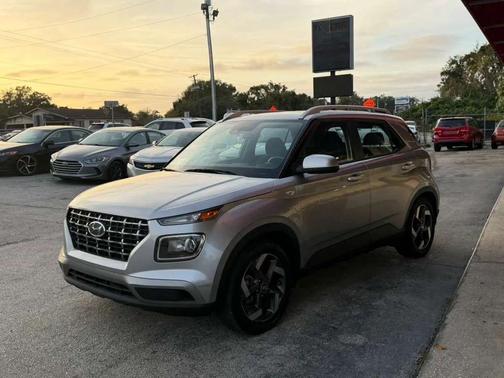 2023 Hyundai VENUE SEL