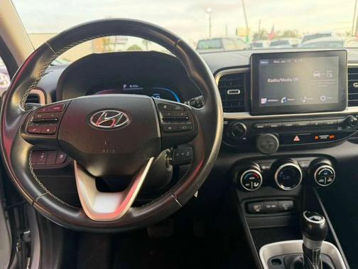 2023 Hyundai VENUE SEL