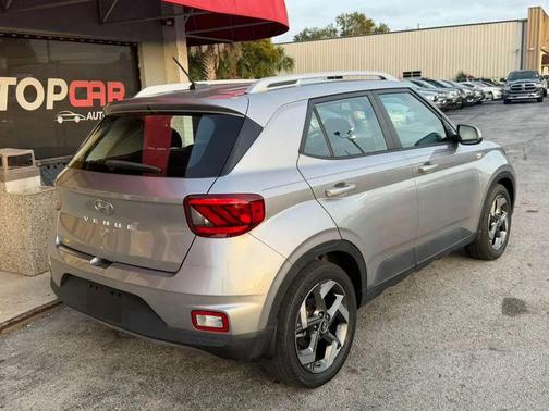 2023 Hyundai VENUE SEL