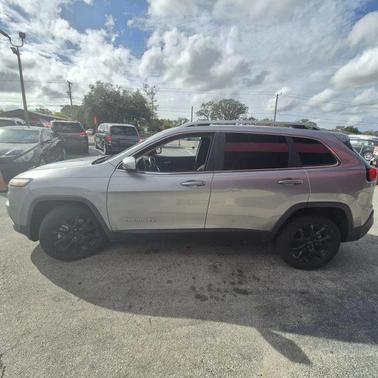 2016 Jeep Cherokee Sport