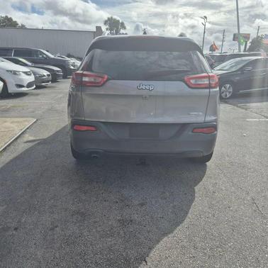 2016 Jeep Cherokee Sport