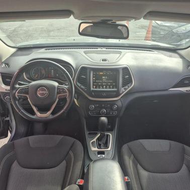 2016 Jeep Cherokee Sport