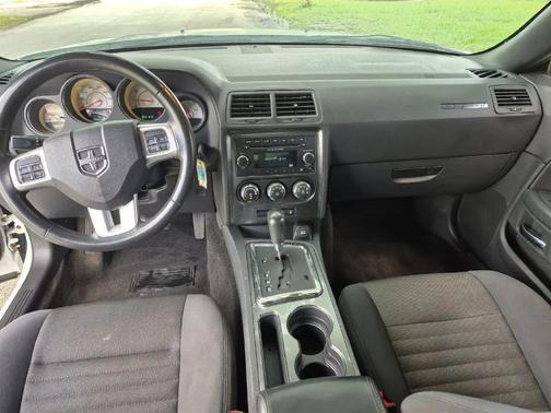 2013 Dodge Challenger SXT