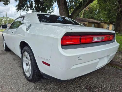 2013 Dodge Challenger SXT