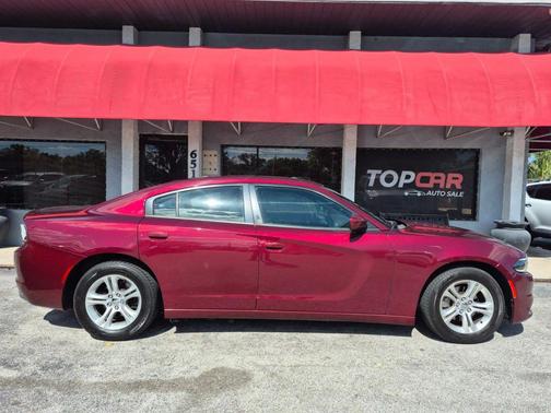 2017 Dodge Charger SE