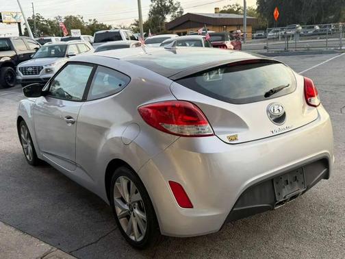 2017 Hyundai Veloster Base