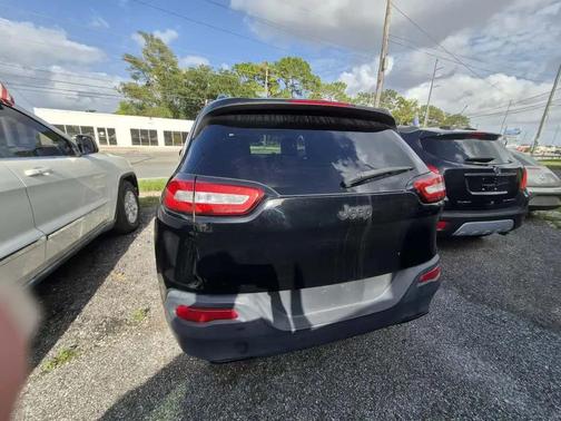 2017 Jeep Cherokee Sport