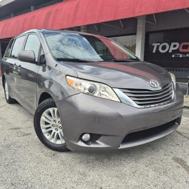 2013 Toyota Sienna XLE