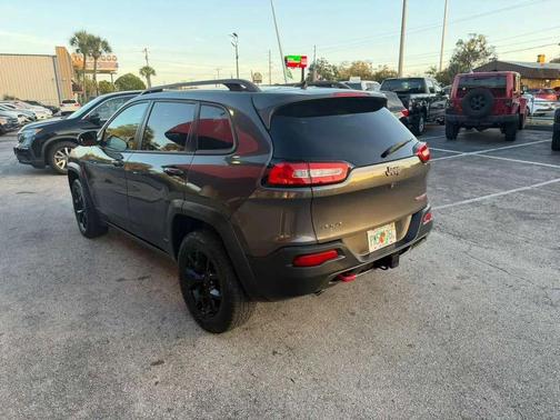 2015 Jeep Cherokee Sport