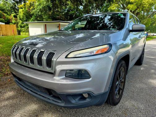 2016 Jeep Cherokee Sport