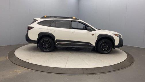 Crystal White Pearl 2022 Subaru Outback Wilderness