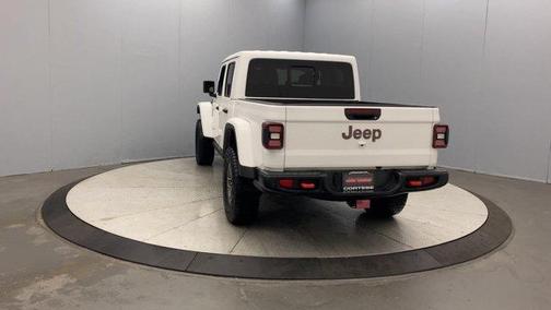 Bright White Clearcoat 2025 Jeep Gladiator Mojave