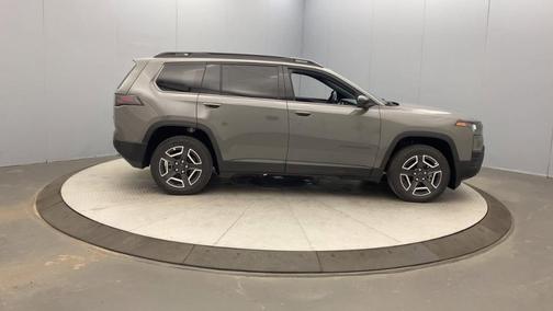 Sting Gray Clearcoat 2026 Jeep Cherokee LAREDO/LIMITED