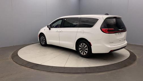 2025 Chrysler Pacifica Hybrid Select