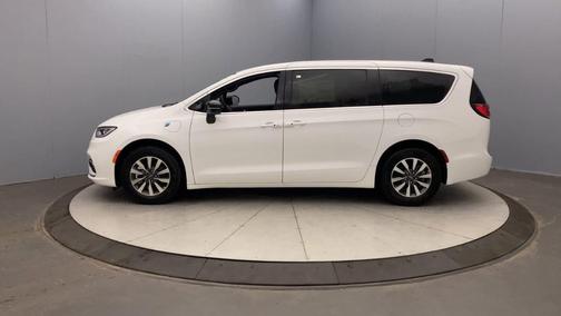 2025 Chrysler Pacifica Hybrid Select