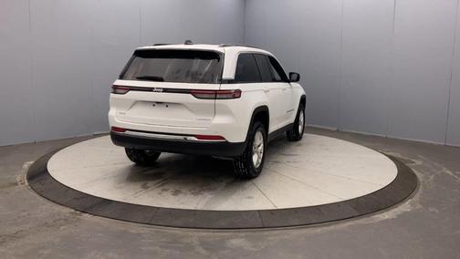 2025 Jeep Grand Cherokee Laredo X