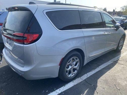 2023 Chrysler Pacifica Limited