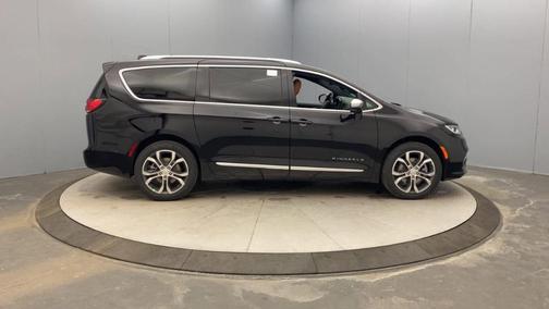 Diamond Black 2026 Chrysler Pacifica Pinnacle